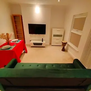 Fully-equipped Flat In The Of Apartamento Londres